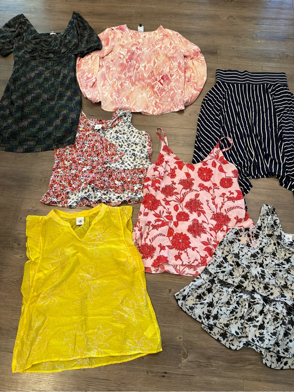 Cabi Bundle Of 7 Pieces Size Medium